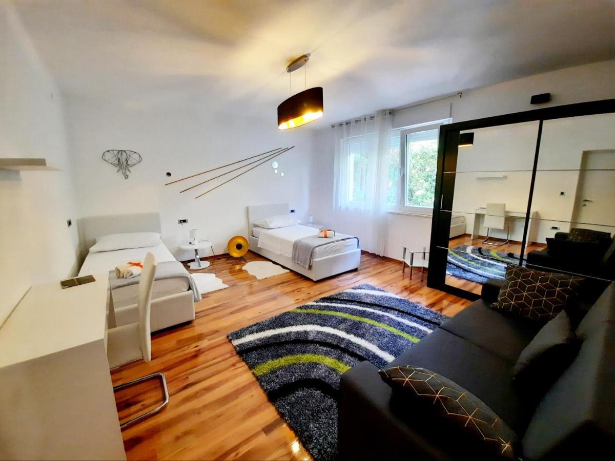 Split Symphony Veranda: Modern, New Apartment Luaran gambar