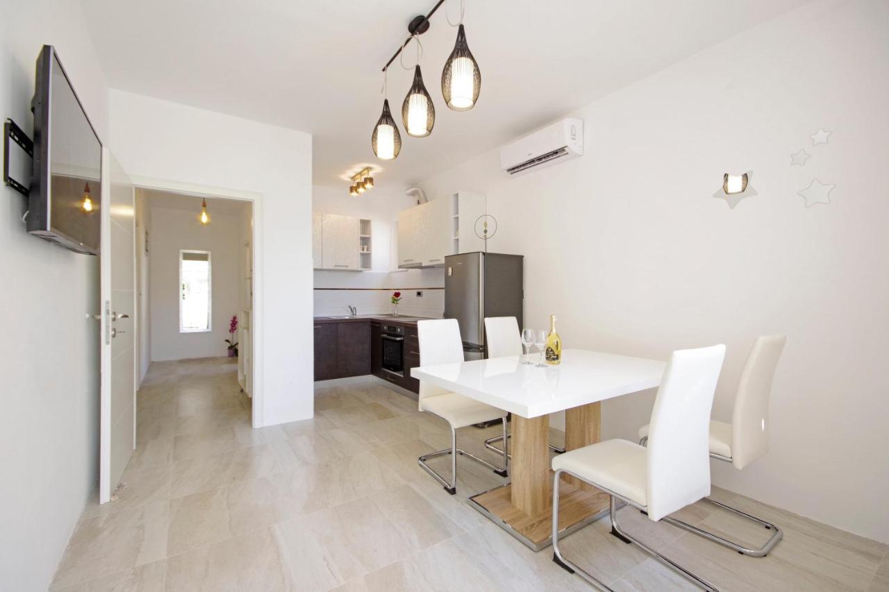 Split Symphony Veranda: Modern, New Apartment Luaran gambar