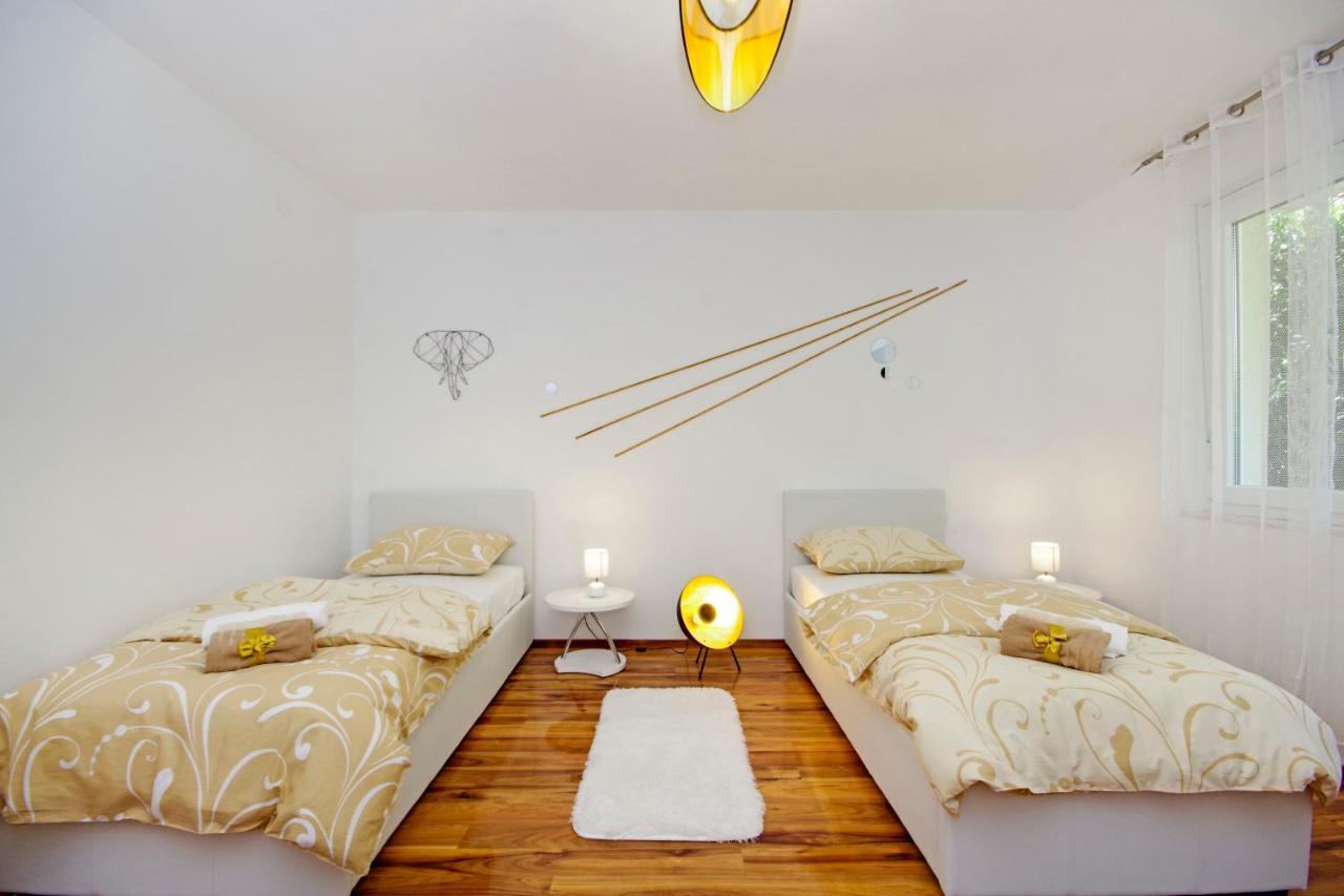 Split Symphony Veranda: Modern, New Apartment Luaran gambar