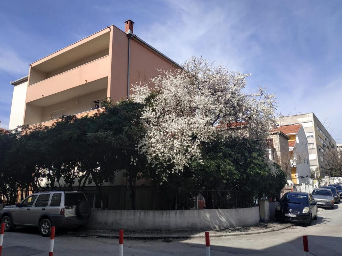 Split Symphony Veranda: Modern, New Apartment Luaran gambar